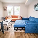 The Josi:Elegant Space And View